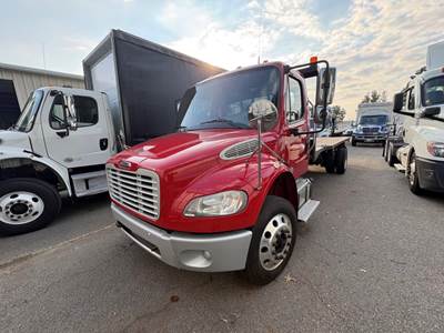 Freightliner M2 106 Box Truck - 250HP, 6 Speed Automatic