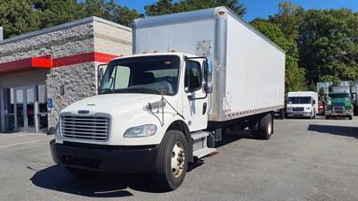 Freightliner M2 106 26 ft Box Truck - 280HP, 6 Speed Automatic, Roll up Door