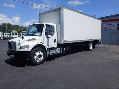 Freightliner M2 106 26 ft Box Truck - 240HP, 6 Speed Automatic, Roll up Door, Liftgate