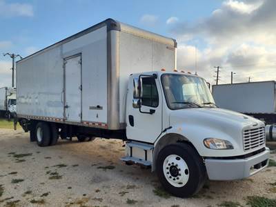Freightliner M2 106 26 ft Box Truck - 240HP, 6 Speed Automatic, Roll up Door, Liftgate
