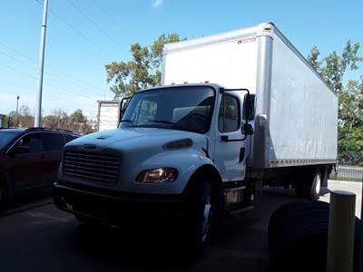 Freightliner M2 106 26 ft Box Truck - 240HP, 6 Speed Automatic, Roll up Door, Liftgate