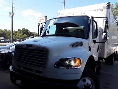 Freightliner M2 106 28 ft Box Truck - 350HP, 6 Speed Automatic, Roll up Door, Liftgate