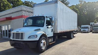 Freightliner M2 106 26 ft Box Truck - 240HP, 9 Speed Automatic, Roll up Door, Liftgate