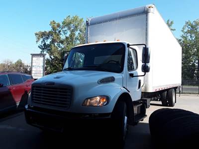 Freightliner M2 106 26 ft Box Truck - 240HP, 6 Speed Automatic, Roll up Door, Liftgate