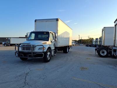 Freightliner M2 106 26 ft Box Truck - 240HP, 6 Speed Automatic, Roll up Door, Liftgate