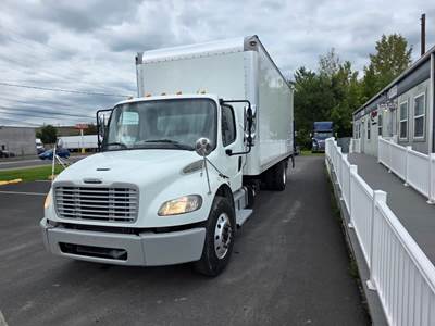 Freightliner M2 106 24 ft Box Truck - 260HP, 5 Speed Automatic, Roll up Door, Liftgate