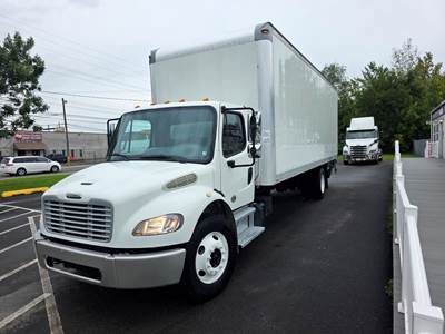 Freightliner M2 106 26 ft Box Truck - 240HP, 5 Speed Automatic, Roll up Door, Liftgate