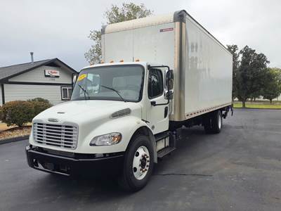 Freightliner M2 106 26 ft Box Truck - 240HP, 6 Speed Automatic, Roll up Door, Liftgate