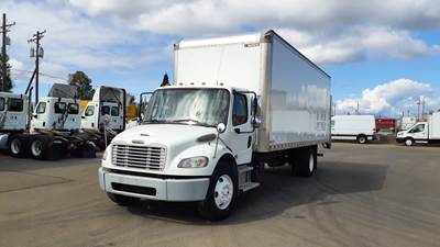 Freightliner M2 106 26 ft Box Truck - 240HP, 6 Speed Automatic, Roll up Door, Liftgate