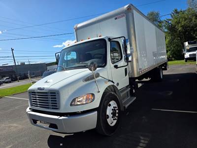 Freightliner M2 106 26 ft Box Truck - 260HP, 6 Speed Automatic, Roll up Door, Liftgate