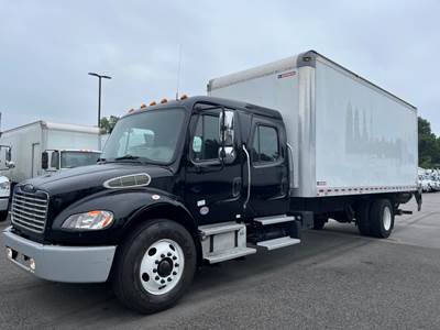 Freightliner M2 106 22 ft Box Truck - 240HP, 6 Speed Automatic, Roll up Door, Liftgate