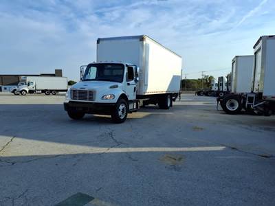 Freightliner M2 106 26 ft Box Truck - 240HP, 6 Speed Automatic, Roll up Door, Liftgate