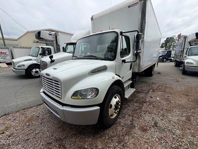 Freightliner M2 106 26 ft Box Truck - 230HP, 9 Speed Automatic, Roll up Door, Liftgate