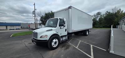 Freightliner M2 106 26 ft Box Truck - 260HP, 9 Speed Automatic, Roll up Door, Liftgate