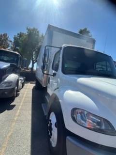 Freightliner M2 106 24 ft Box Truck - 240HP, 6 Speed Automatic, Roll up Door, Liftgate