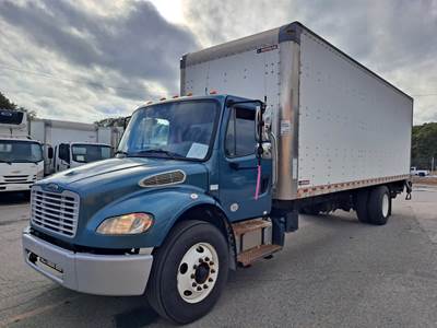 Freightliner M2 106 26 ft Box Truck - 260HP, 6 Speed Automatic, Roll up Door, Liftgate