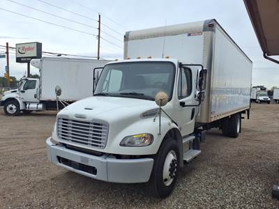 Freightliner M2 106 26 ft Box Truck - 240HP, 6 Speed Automatic, Roll up Door, Liftgate
