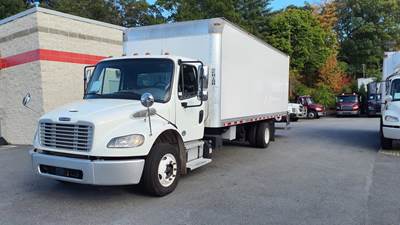 Freightliner M2 106 22 ft Box Truck - 240HP, 6 Speed Automatic, Roll up Door, Liftgate