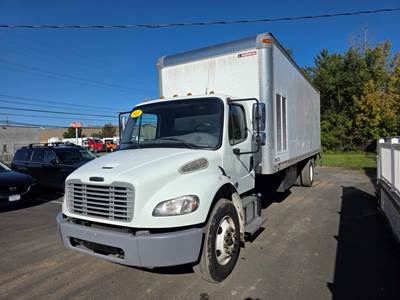 Freightliner M2 106 26 ft Box Truck - 280HP, 6 Speed Automatic, Roll up Door, Liftgate