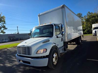 Freightliner M2 106 26 ft Box Truck - 280HP, 9 Speed Automatic, Roll up Door, Liftgate