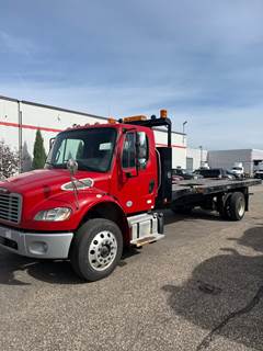 Freightliner M2 106 22 ft Box Truck - 300HP, 5 Speed Automatic