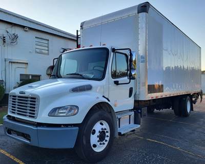 Freightliner M2 106 26 ft Box Truck - 230HP, 6 Speed Automatic, Roll up Door, Liftgate