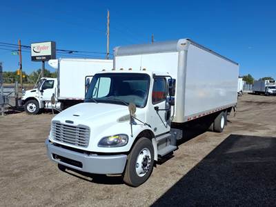 Freightliner M2 106 26 ft Box Truck - 240HP, 6 Speed Automatic, Roll up Door, Liftgate