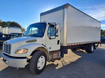 Freightliner M2 106 26 ft Box Truck - 240HP, 6 Speed Automatic, Roll up Door, Liftgate