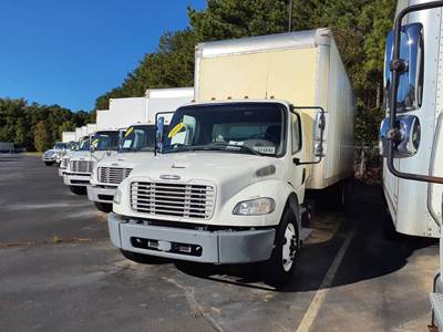 Freightliner M2 106 26 ft Box Truck - 240HP, 6 Speed Automatic, Roll up Door, Liftgate