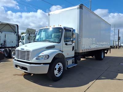 Freightliner M2 106 26 ft Box Truck - 240HP, 6 Speed Automatic, Roll up Door, Liftgate