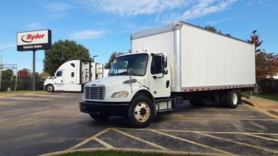 Freightliner M2 106 26 ft Box Truck - 240HP, 6 Speed Automatic, Roll up Door, Liftgate