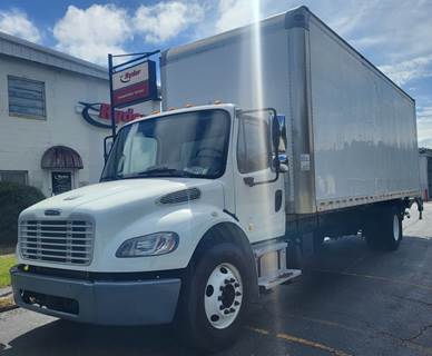 Freightliner M2 106 26 ft Box Truck - 230HP, 6 Speed Automatic, Roll up Door, Liftgate