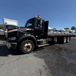 Freightliner M2 112 24 ft Box Truck - 370HP, 10 Speed Manual