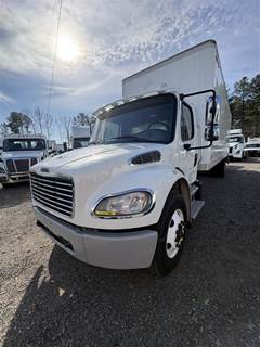 Freightliner M2 26 ft Box Truck - 230HP, 6 Speed Automatic, Roll up Door, Liftgate