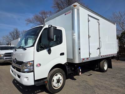 Hino 195 16 ft Box Truck - 210HP, 6 Speed Automatic, Roll up Door, Liftgate