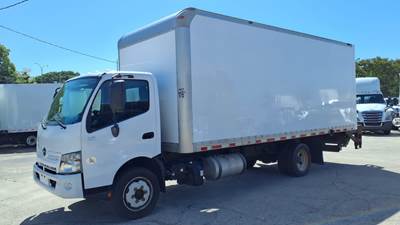 Hino 195 20 ft Box Truck - 210HP, 6 Speed Automatic, Roll up Door, Liftgate