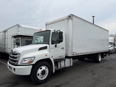 Hino 268 26 ft Box Truck - 230HP, 5 Speed Automatic, Roll up Door, Liftgate