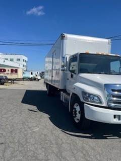 Hino 268 26 ft Box Truck - 220HP, 6 Speed Automatic, Roll up Door, Liftgate