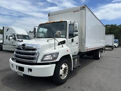 Hino 268 26 ft Box Truck - 260HP, 6 Speed Automatic, Roll up Door, Liftgate