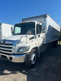 Hino 338 26 ft Box Truck - 260HP, 6 Speed Automatic, Roll up Door, Liftgate
