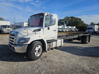 Hino 338 26 ft Box Truck - 260HP, 6 Speed Automatic, Roll up Door, Liftgate