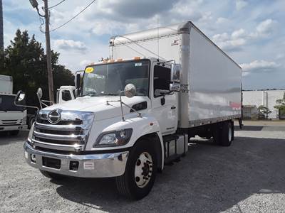 Hino 338 26 ft Box Truck - 260HP, 6 Speed Automatic, Roll up Door, Liftgate