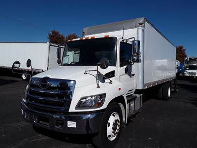 Hino 338 26 ft Box Truck - 260HP, 6 Speed Automatic, Roll up Door, Liftgate