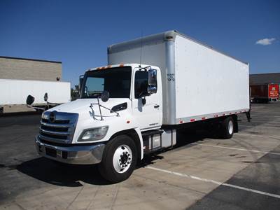 Hino 338 26 ft Box Truck - 260HP, 6 Speed Automatic, Roll up Door, Liftgate