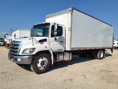 Hino 338 26 ft Box Truck - 260HP, 6 Speed Automatic, Roll up Door, Liftgate