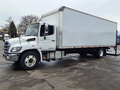 Hino 338 26 ft Box Truck - 260HP, 6 Speed Automatic, Roll up Door, Liftgate