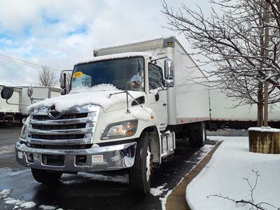 Hino 338 26 ft Box Truck - 260HP, 6 Speed Automatic, Roll up Door, Liftgate