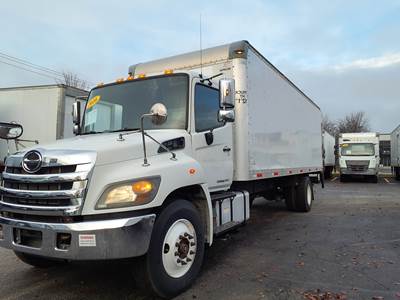 Hino 338 26 ft Box Truck - 260HP, 6 Speed Automatic, Roll up Door, Liftgate