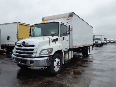 Hino 338 26 ft Box Truck - 260HP, 6 Speed Automatic, Roll up Door, Liftgate