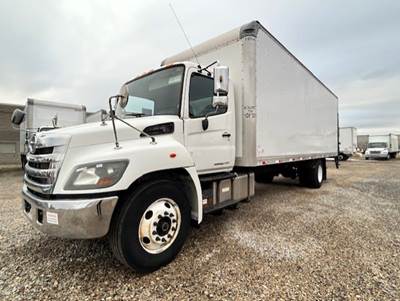 Hino 338 26 ft Box Truck - 260HP, 6 Speed Automatic, Roll up Door, Liftgate